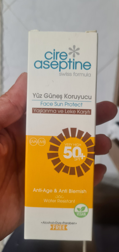 کرم ضد آفتاب سیر آسپتین SPF50